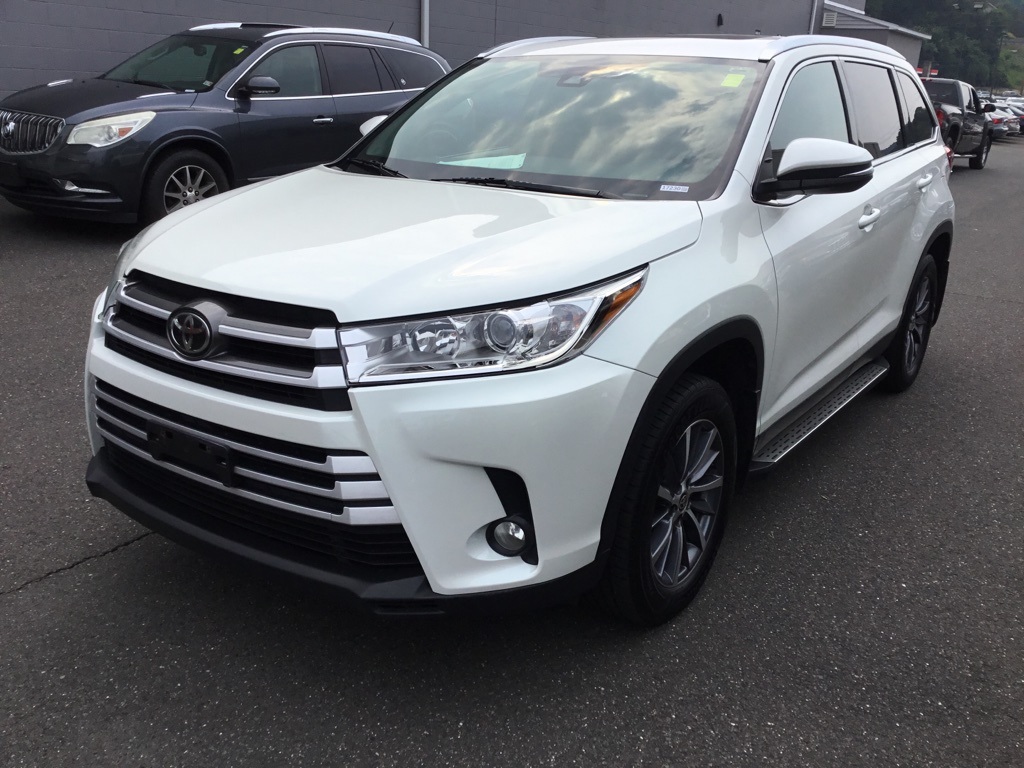 2019 Toyota Highlander XLE photo 3