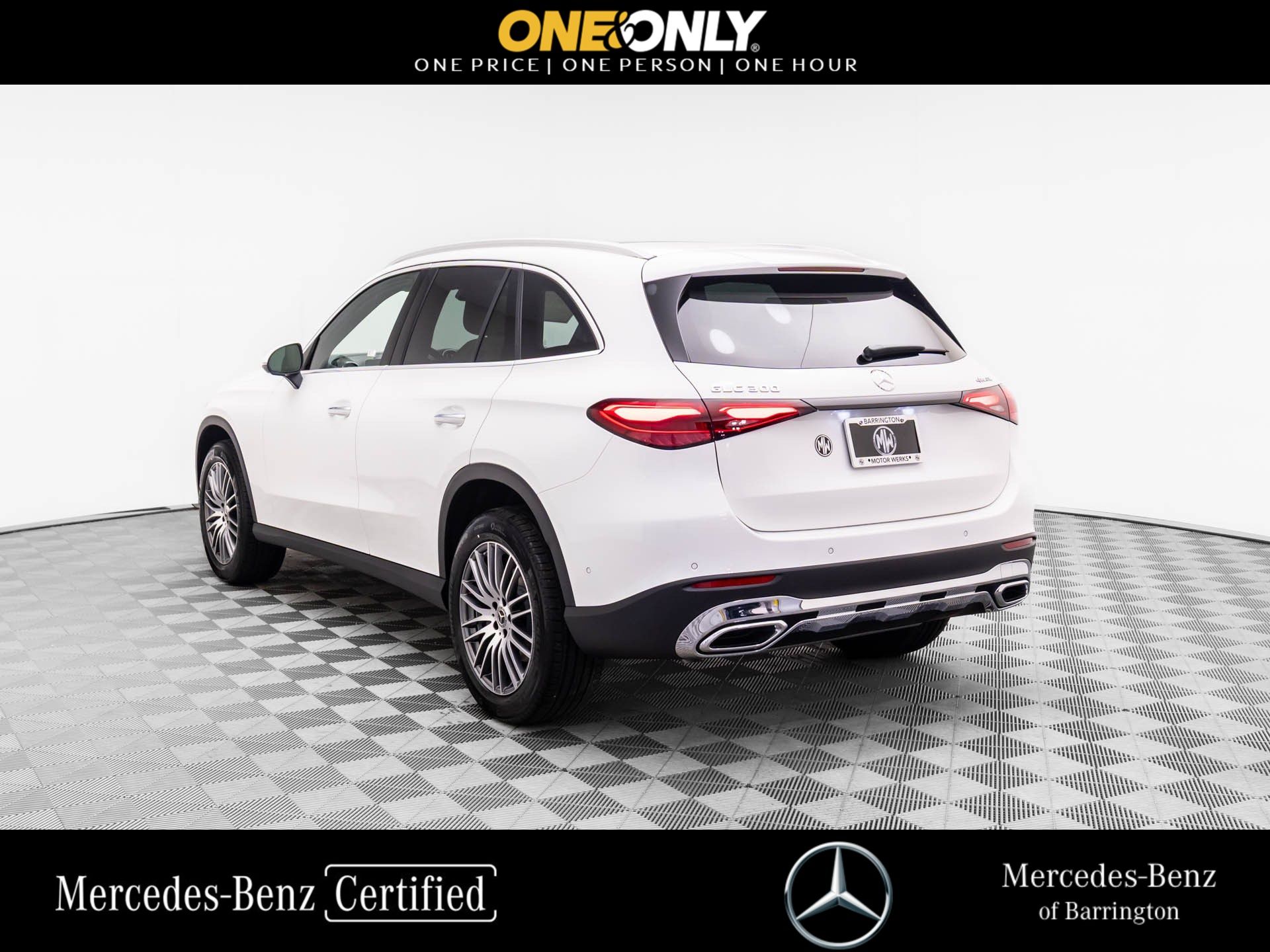2025 Mercedes Benz GLC 300 4MATIC photo 2