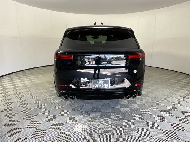 2025 Land Rover Range Rover Sport photo 2
