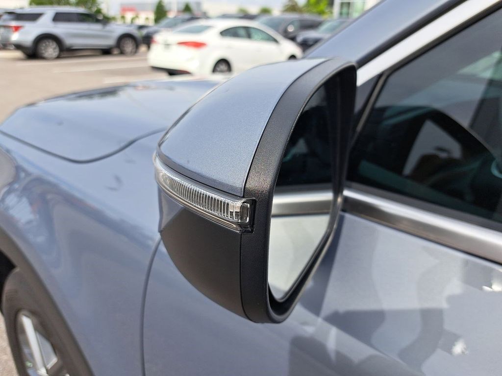 2024 Kia Telluride LX photo 9