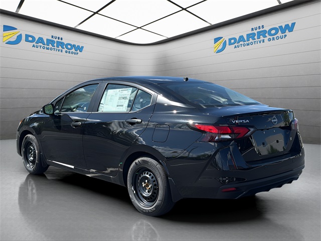 2025 Nissan Versa 1.6 S photo 2