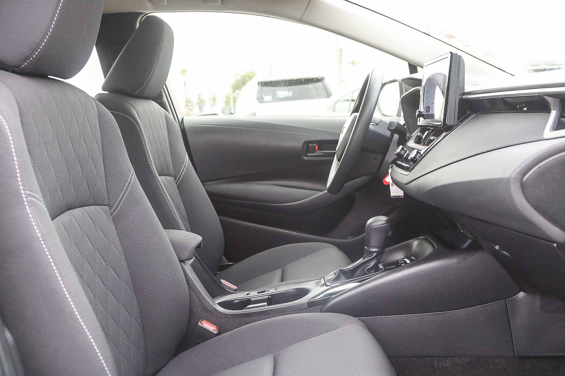 2025 Toyota Corolla Hybrid LE photo 16