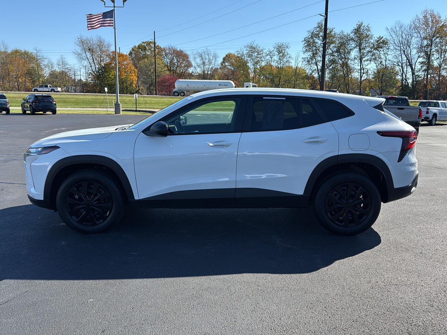 2025 Chevrolet Trax LS photo 3