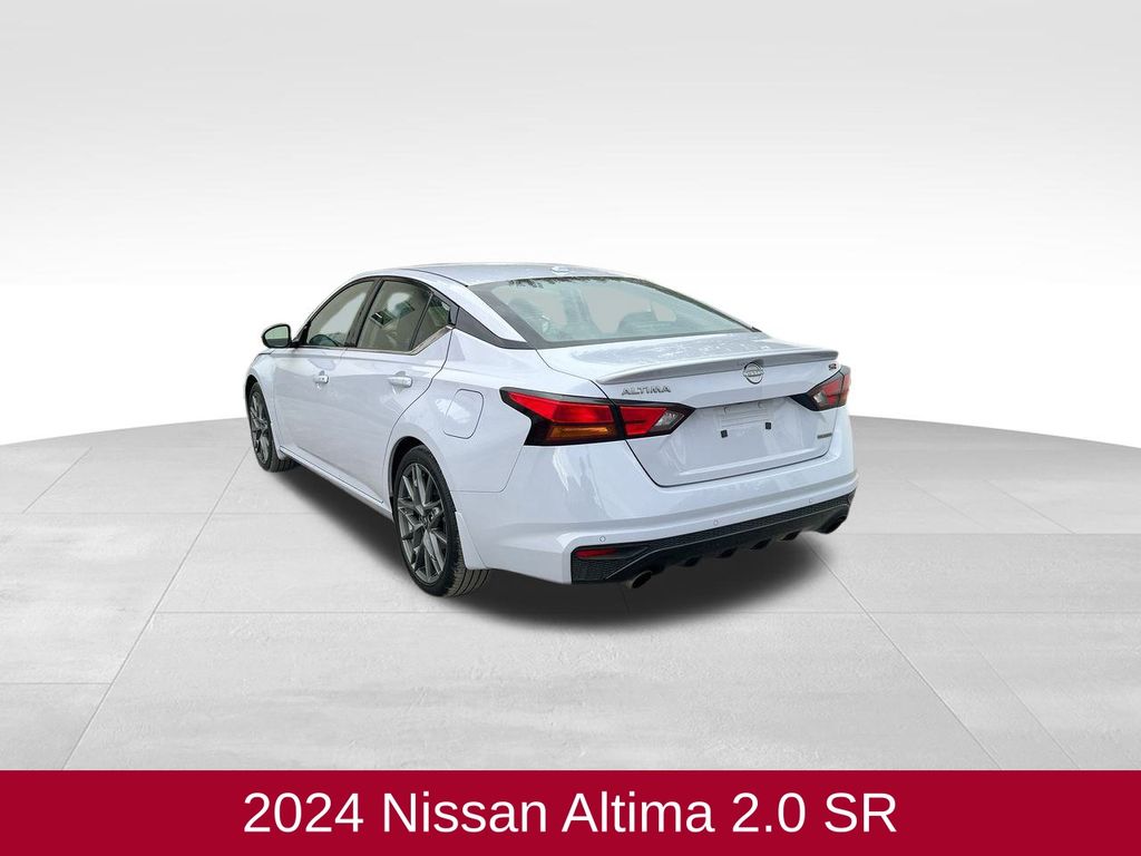 2024 Nissan Altima SR photo 3