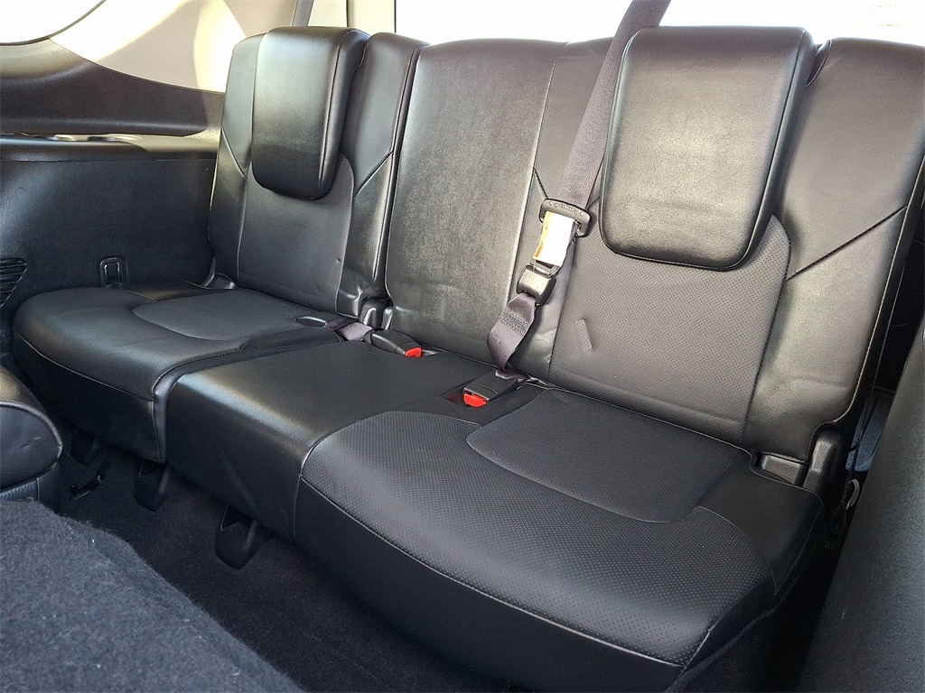 2019 Infiniti QX80 Luxe photo 9