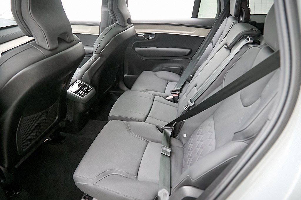 2026 VOLVO XC90 - Image 20