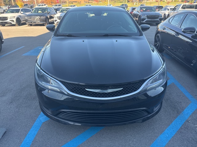 2017 Chrysler 200 LX photo 2