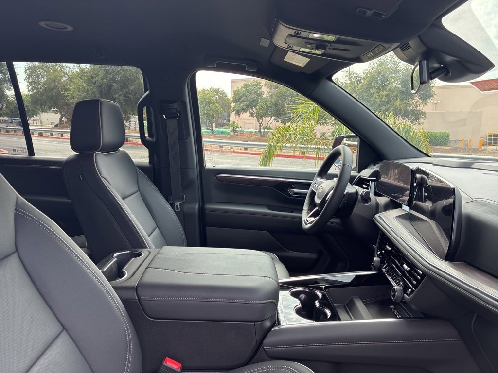 2025 Chevrolet Tahoe Premier photo 29