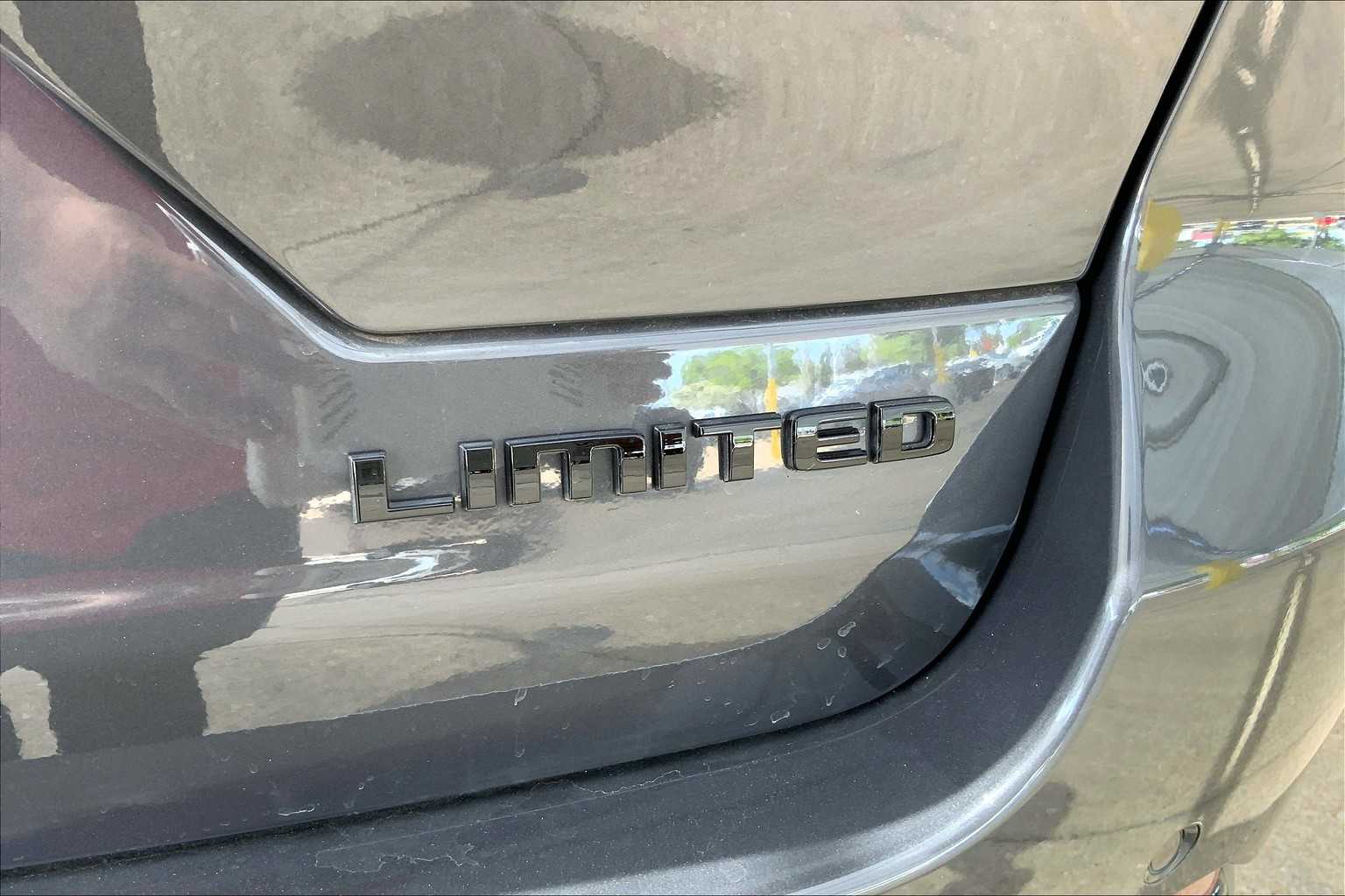 2025 Jeep Grand Cherokee Limited photo 14