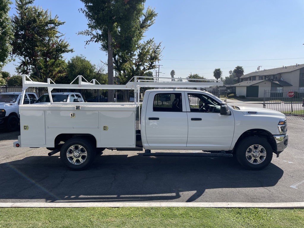 2026 Ram 3500 Tradesman photo 4