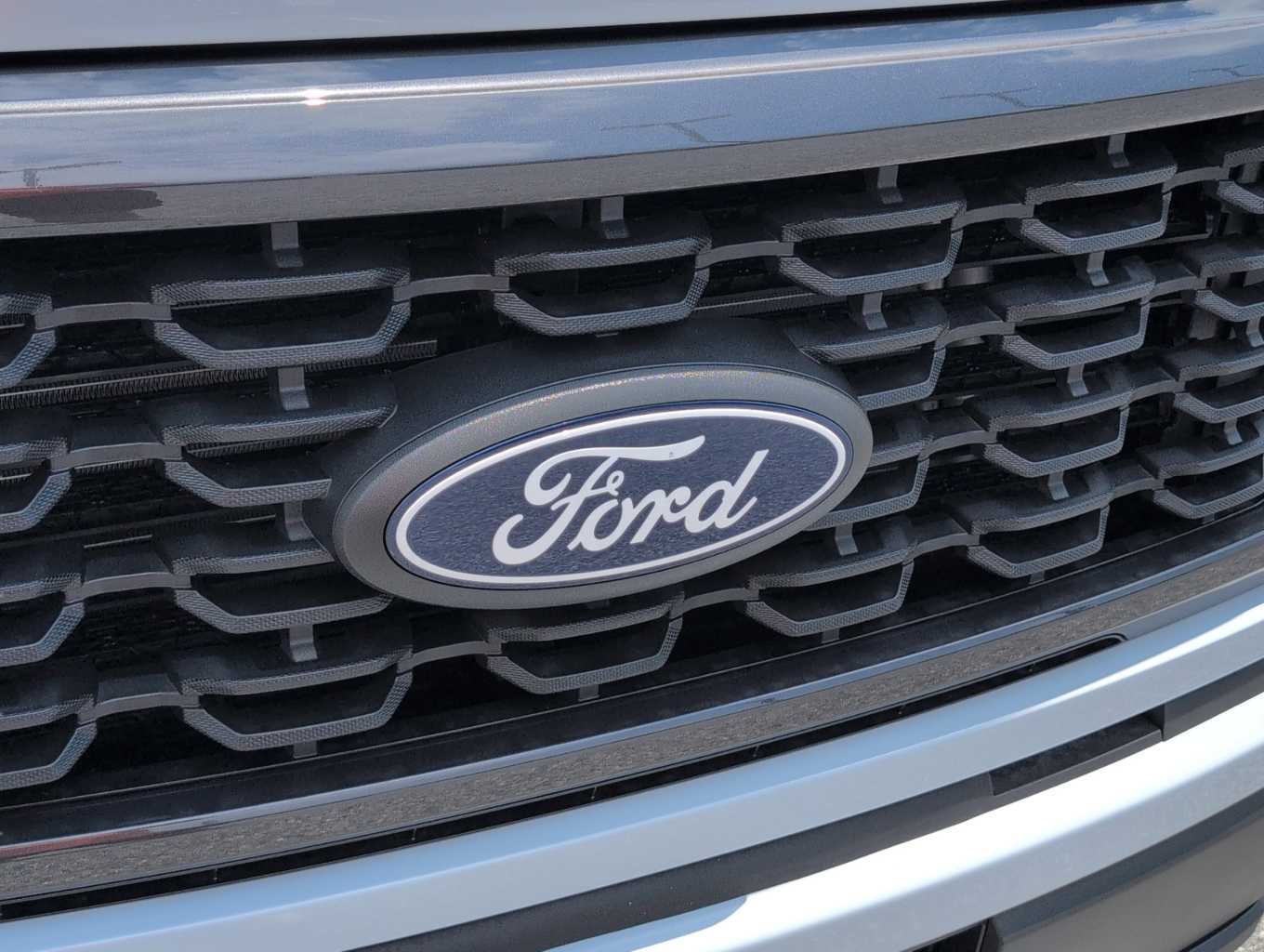 2025 Ford F-150 STX photo 4