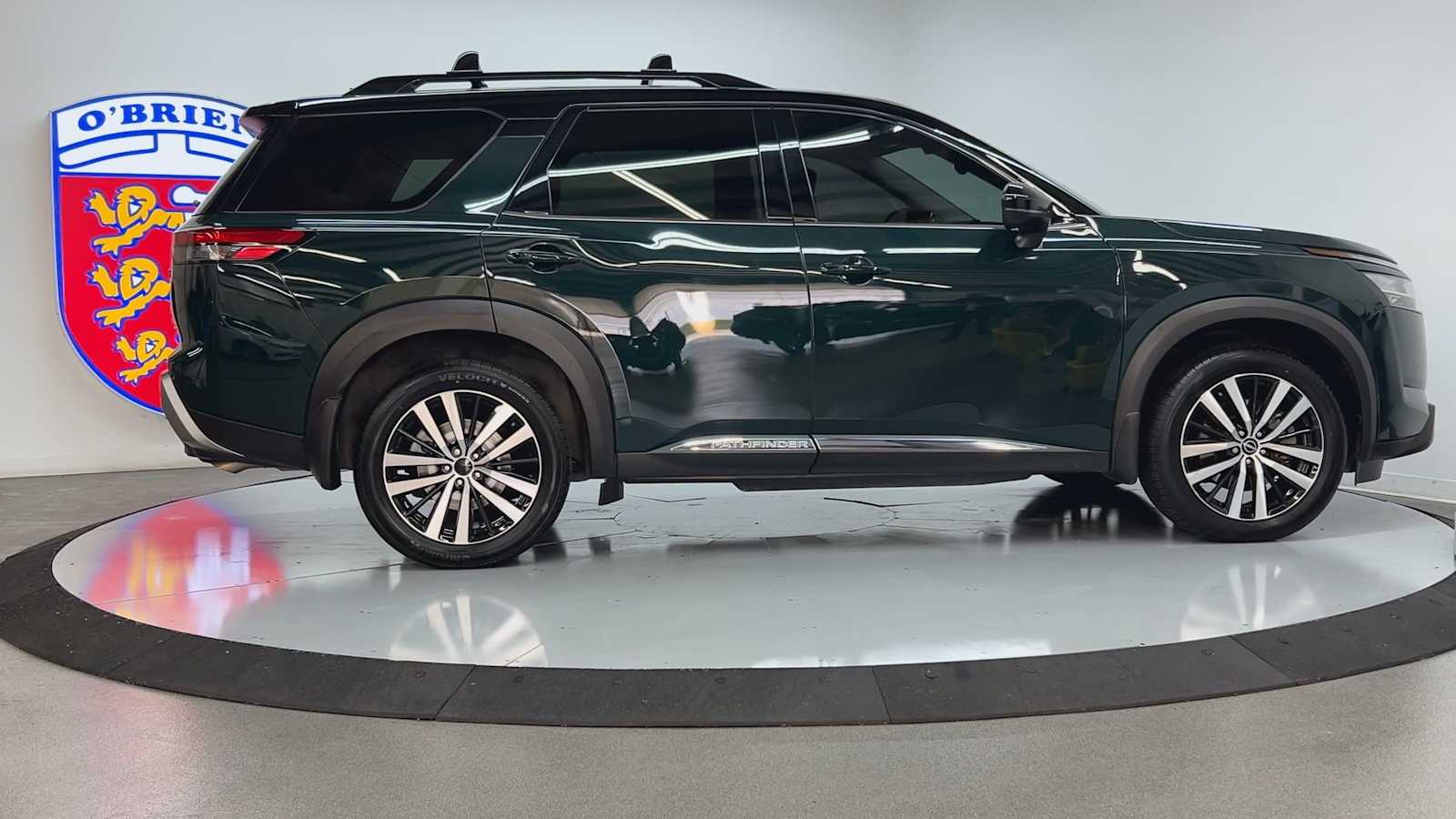 2024 Nissan Pathfinder Platinum photo 4