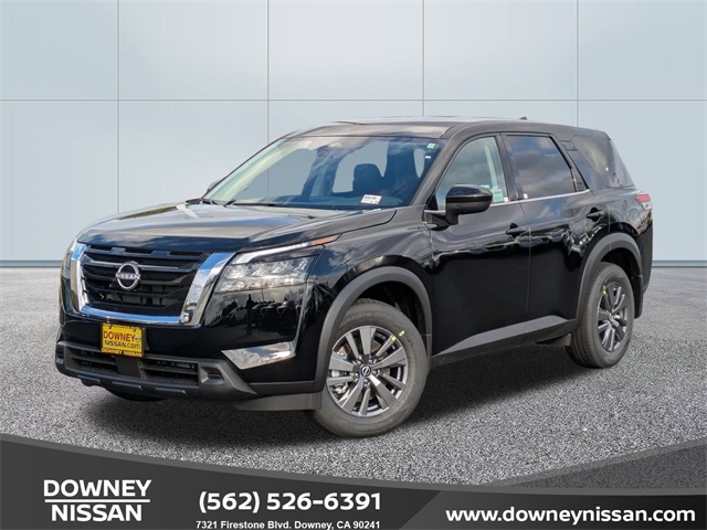 2025 Nissan Pathfinder S's photo