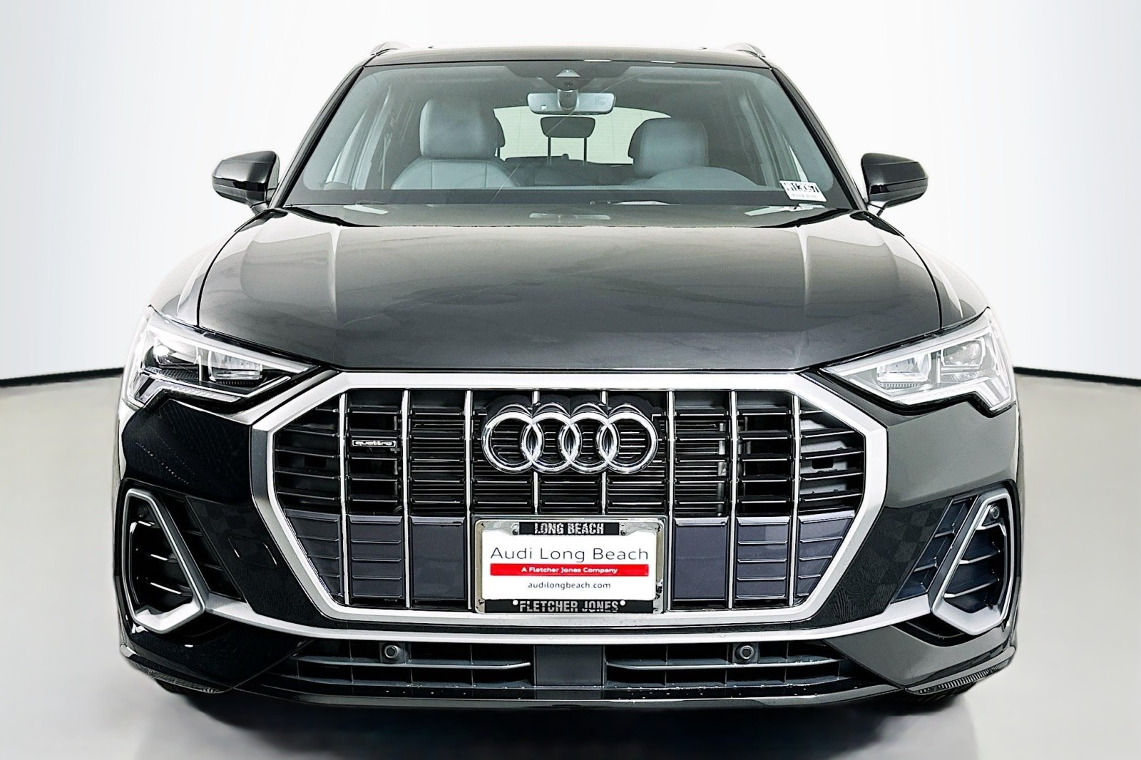 2025 Audi Q3 S line Premium photo 2