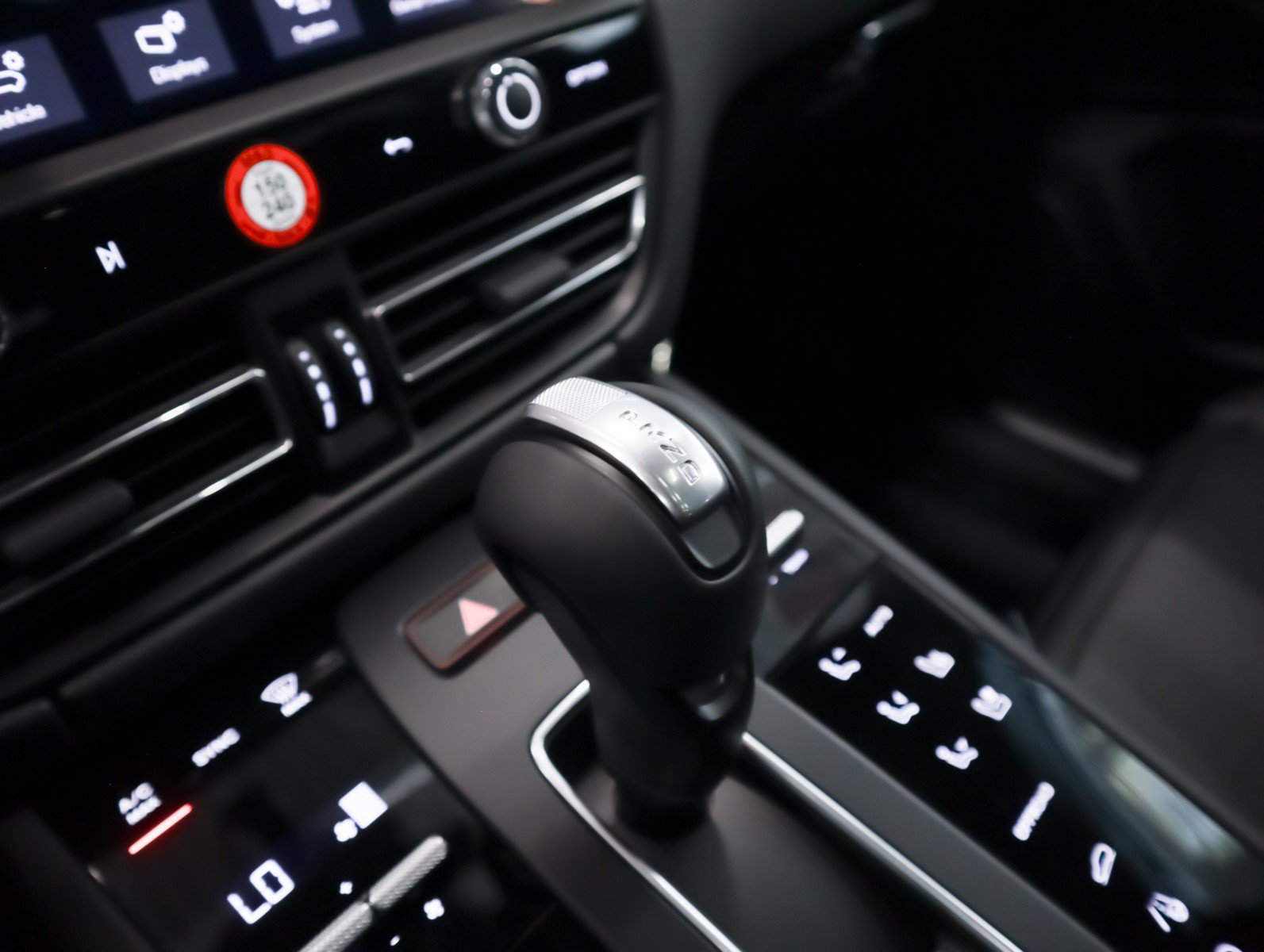2025 Porsche Macan S photo 19