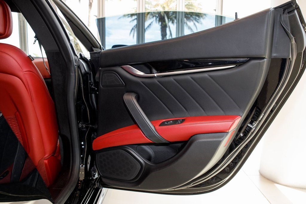 2020 Maserati Ghibli photo 25