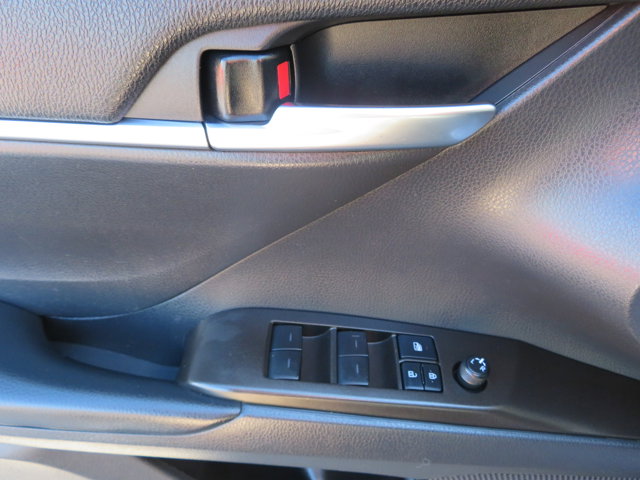 2021 Toyota Camry SE photo 19