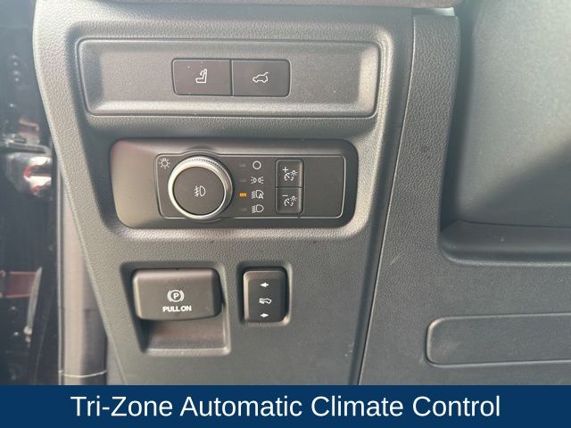 2022 Ford Expedition MAX Limited photo 12