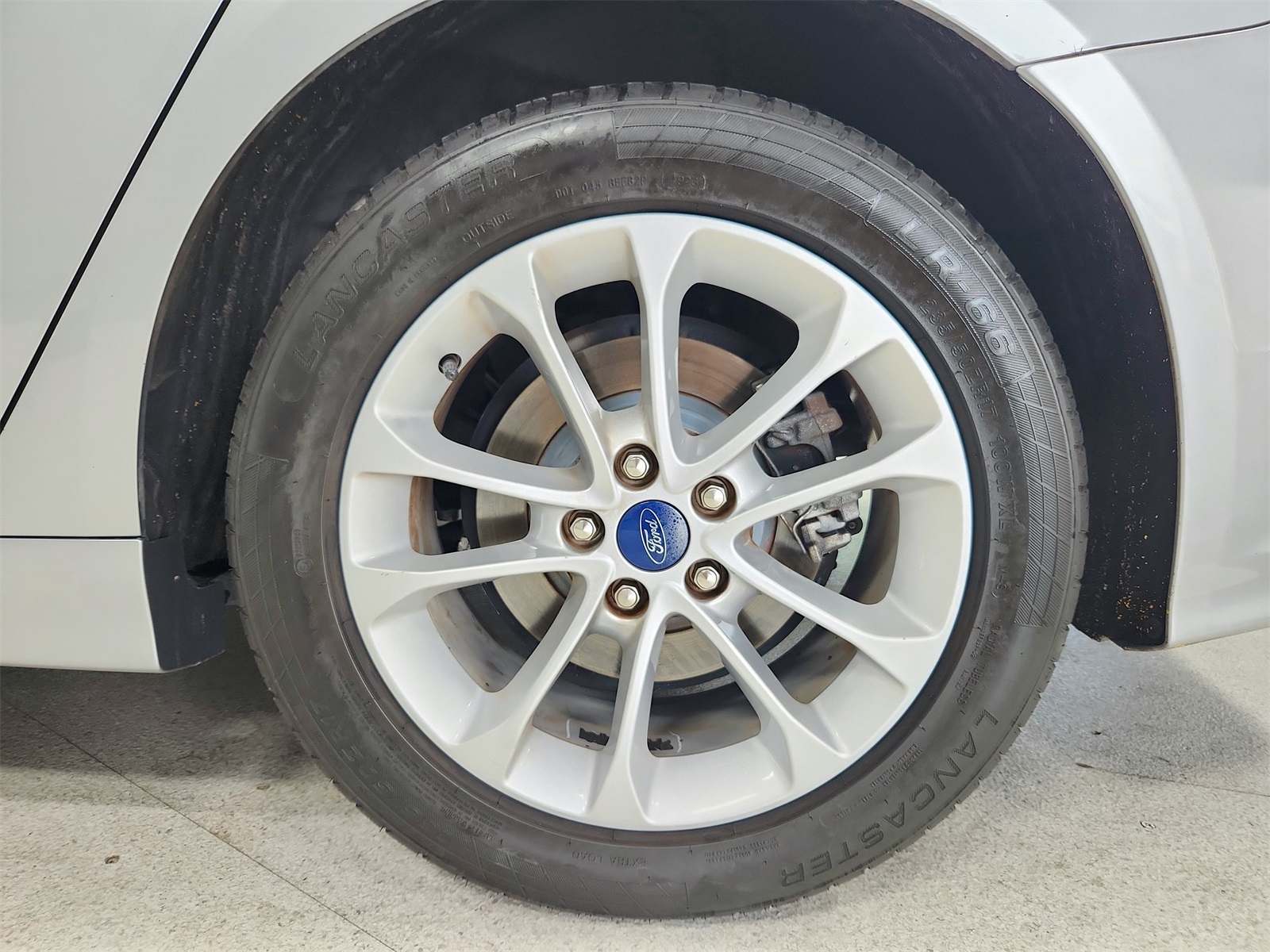 2020 Ford Fusion SE photo 37