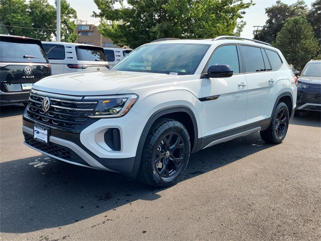 2025 Volkswagen Atlas Peak Edition SE photo 8