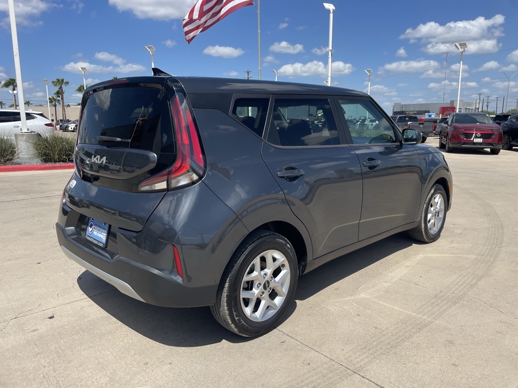 2023 Kia Soul LX photo 3