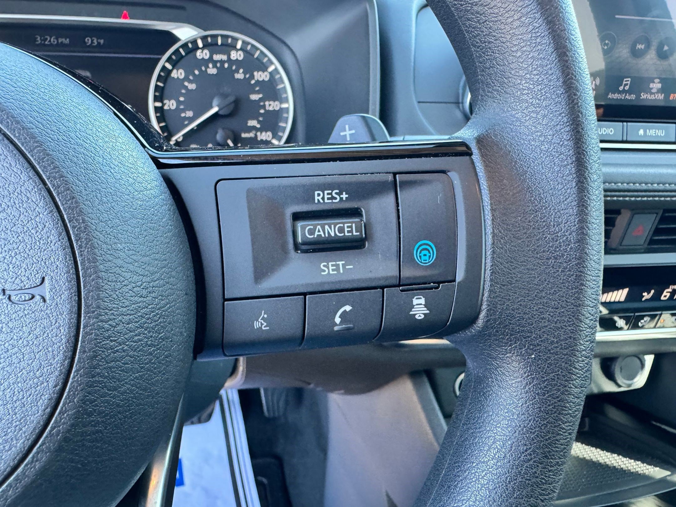 2023 Nissan Rogue SV photo 18