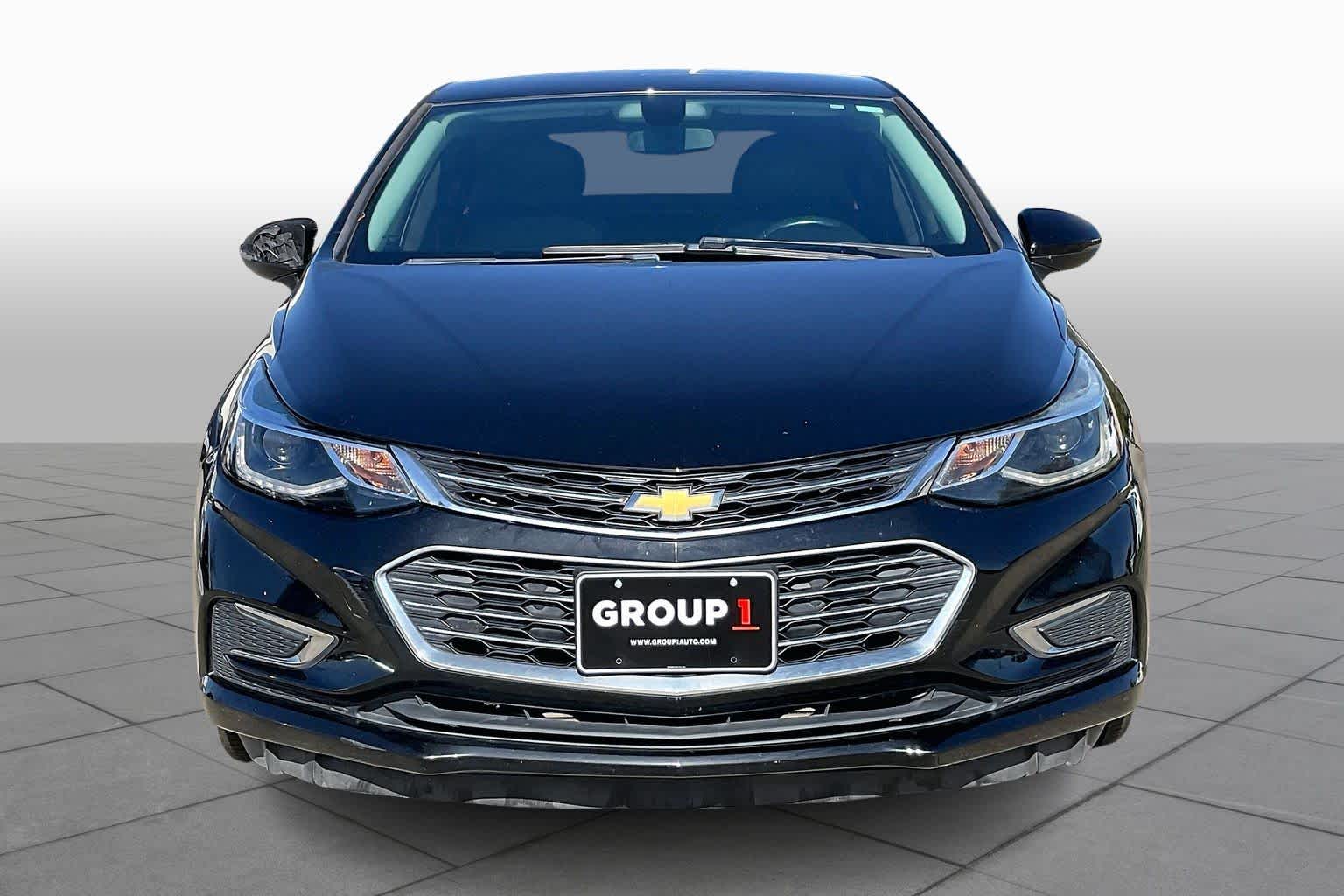 2017 Chevrolet Cruze Premier photo 3