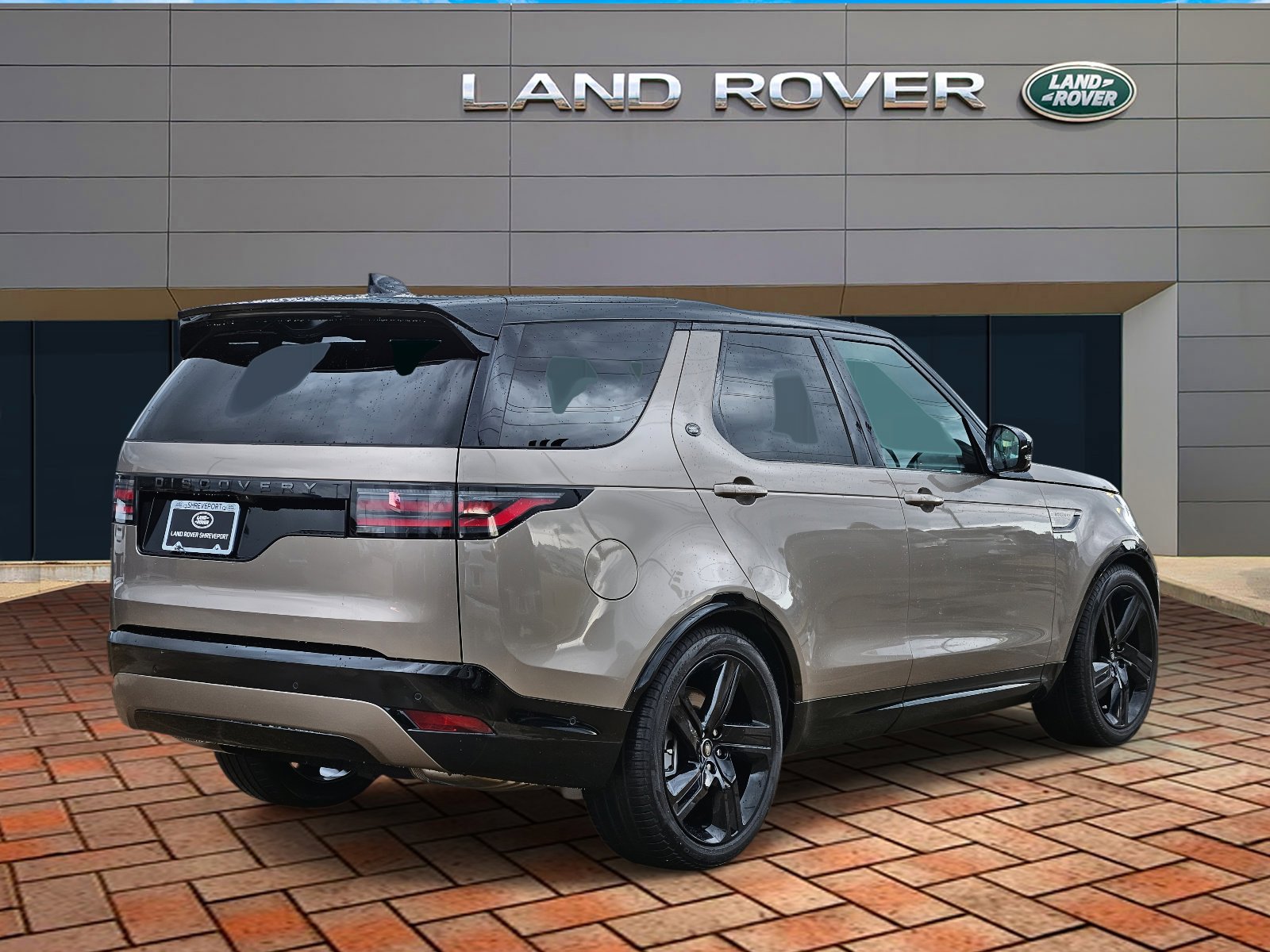 2025 Land Rover Discovery SE photo 4