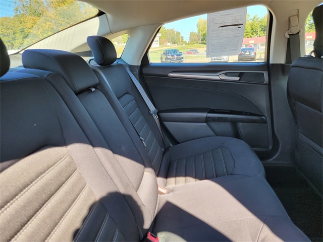 2014 Ford Fusion SE photo 16