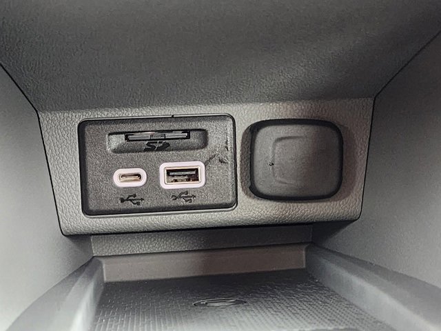2023 Chevrolet Bolt EUV Premier photo 10