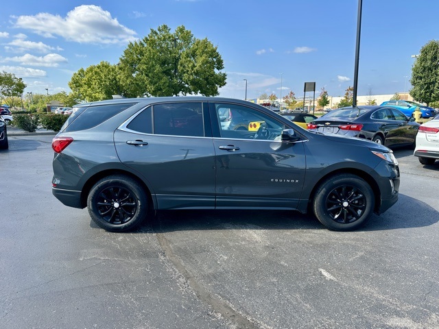 2019 Chevrolet Equinox LT photo 2