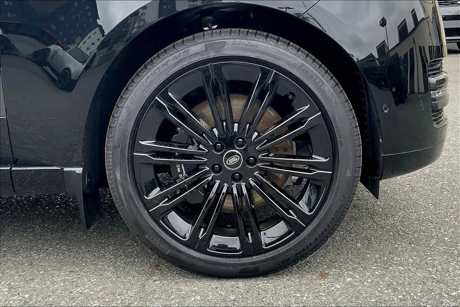 2025 Land Rover Range Rover SE photo 12