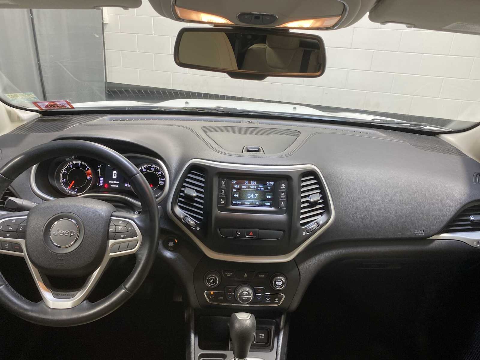 2017 Jeep Cherokee Latitude photo 8