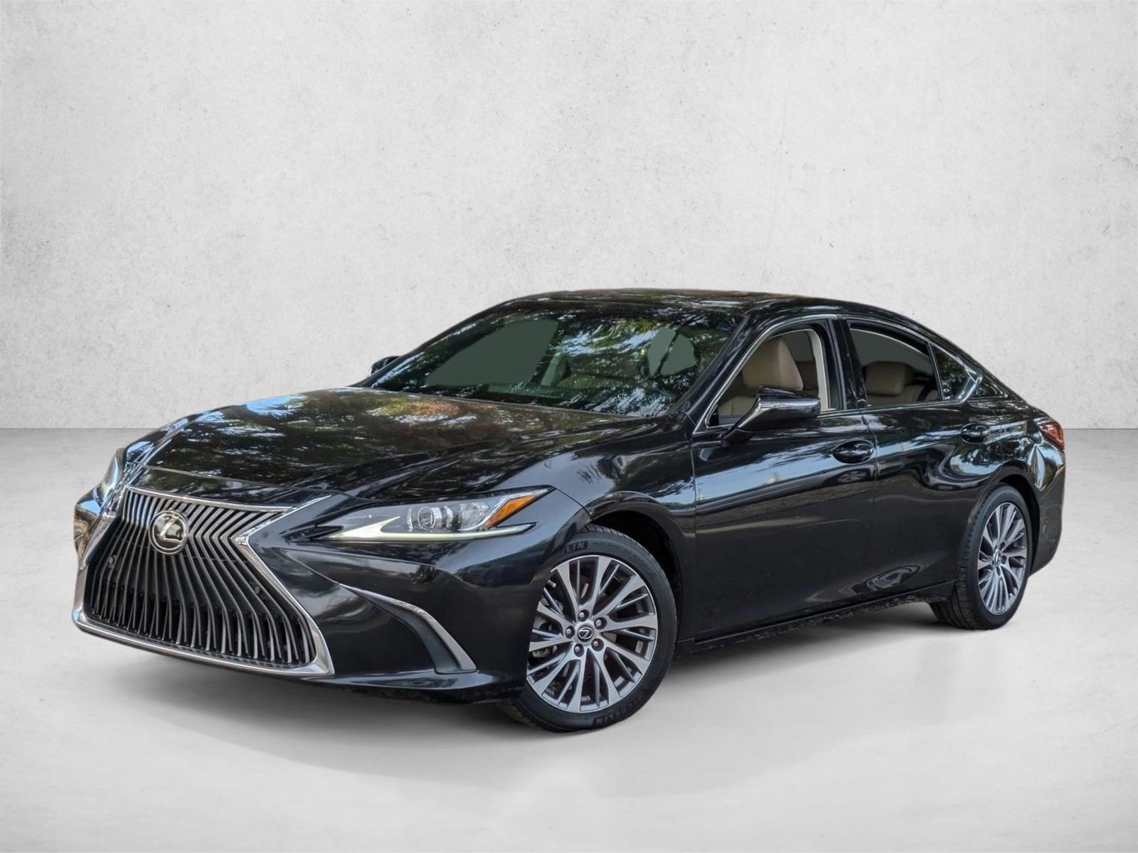 2021 Lexus ES 350's photo