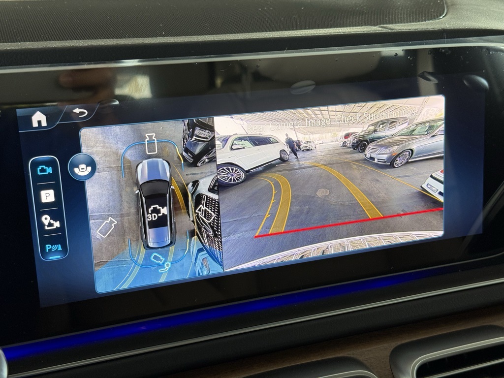 2025 Mercedes Benz GLS 580 4MATIC photo 4