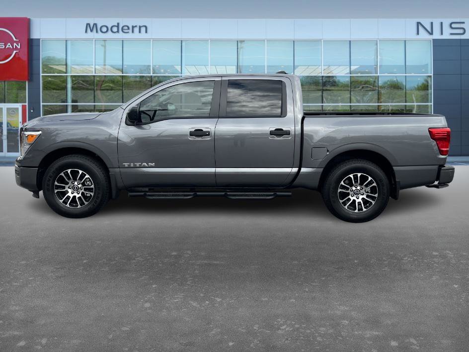2024 Nissan Titan SV photo 8