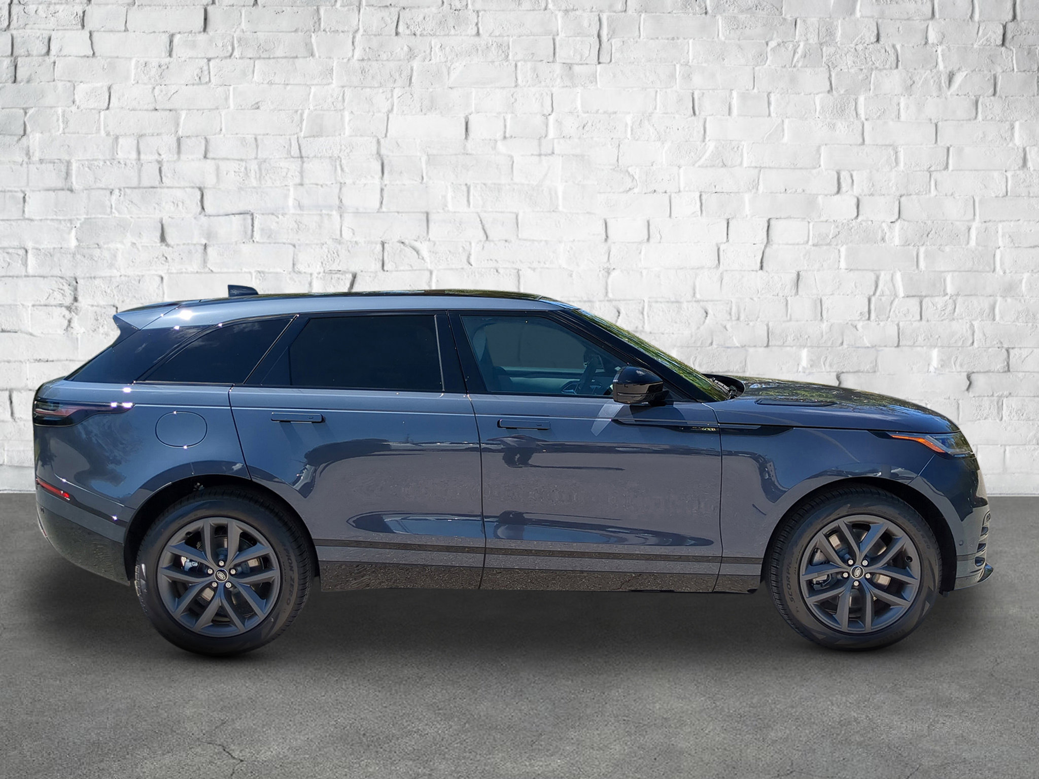2026 Land Rover Range Rover Velar P250 S photo 2