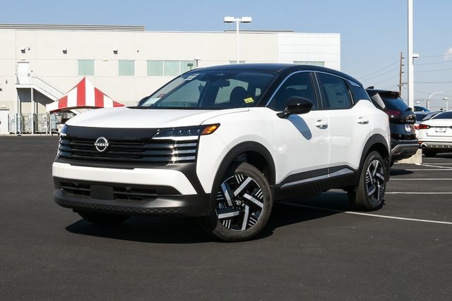 2026 Nissan KICKS SV's photo