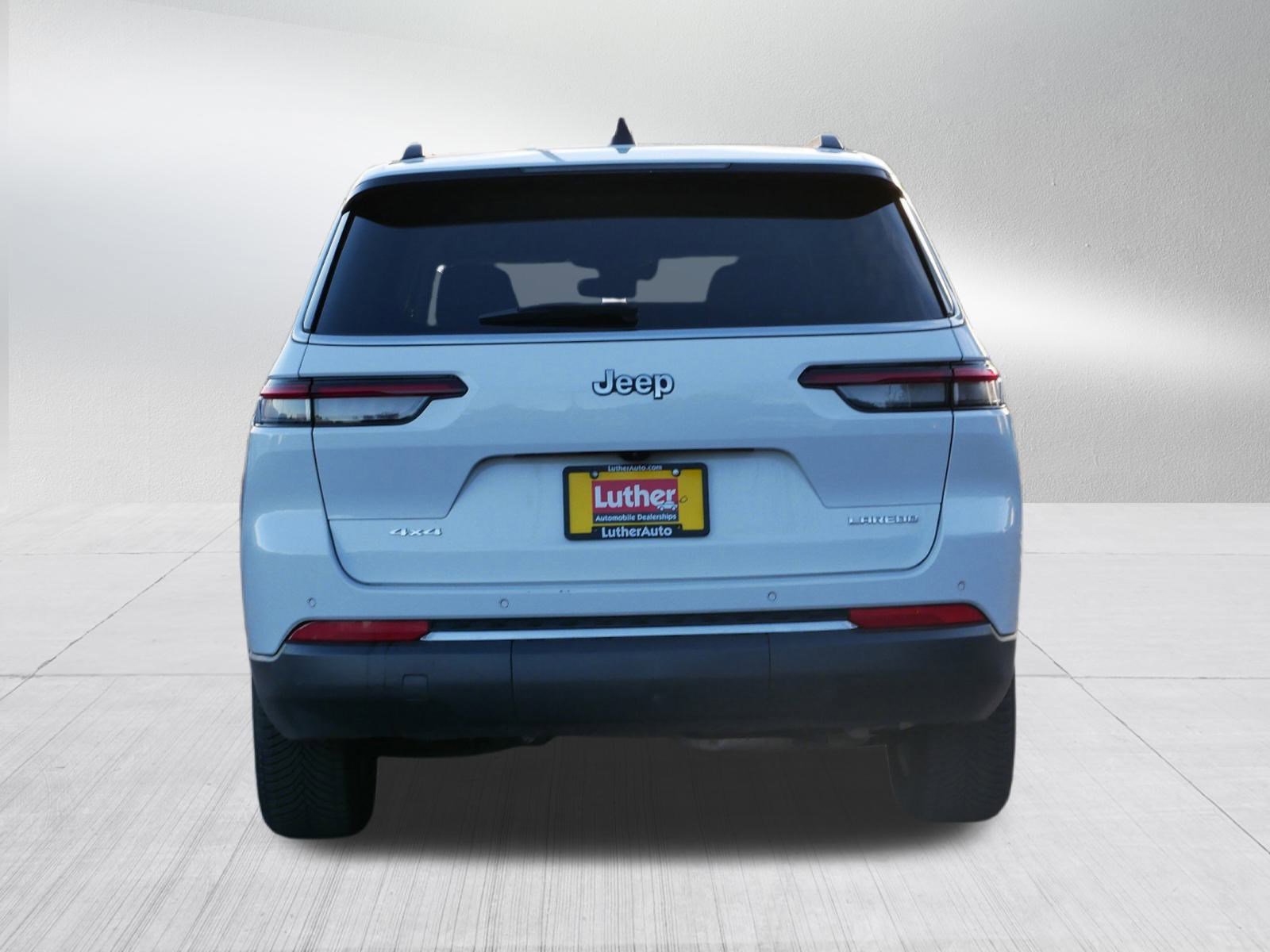 2023 Jeep Grand Cherokee Laredo photo 4