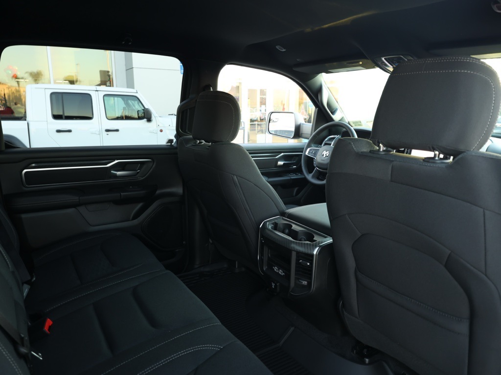 New 2026 Diamond Black Crystal Pearl-Coat Exterior Paint RAM Big Horn/Lone Star image 15