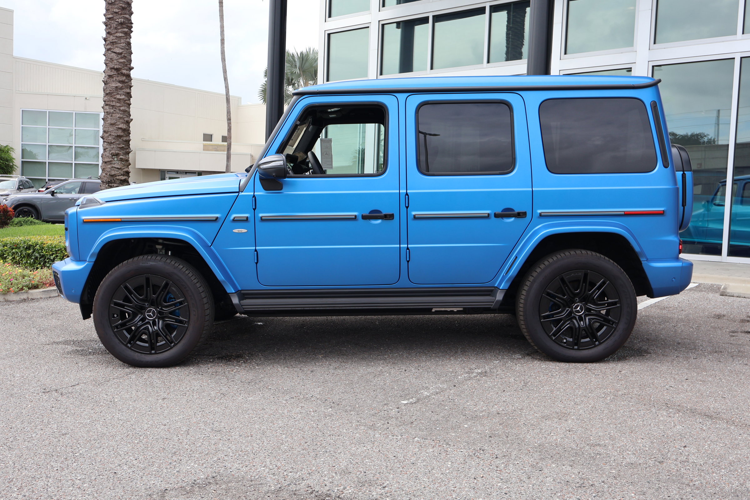 2025 Mercedes Benz G photo 2