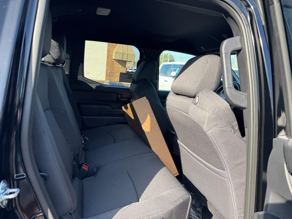 2025 Toyota Tacoma SR5 4x4 Double Cab photo 4