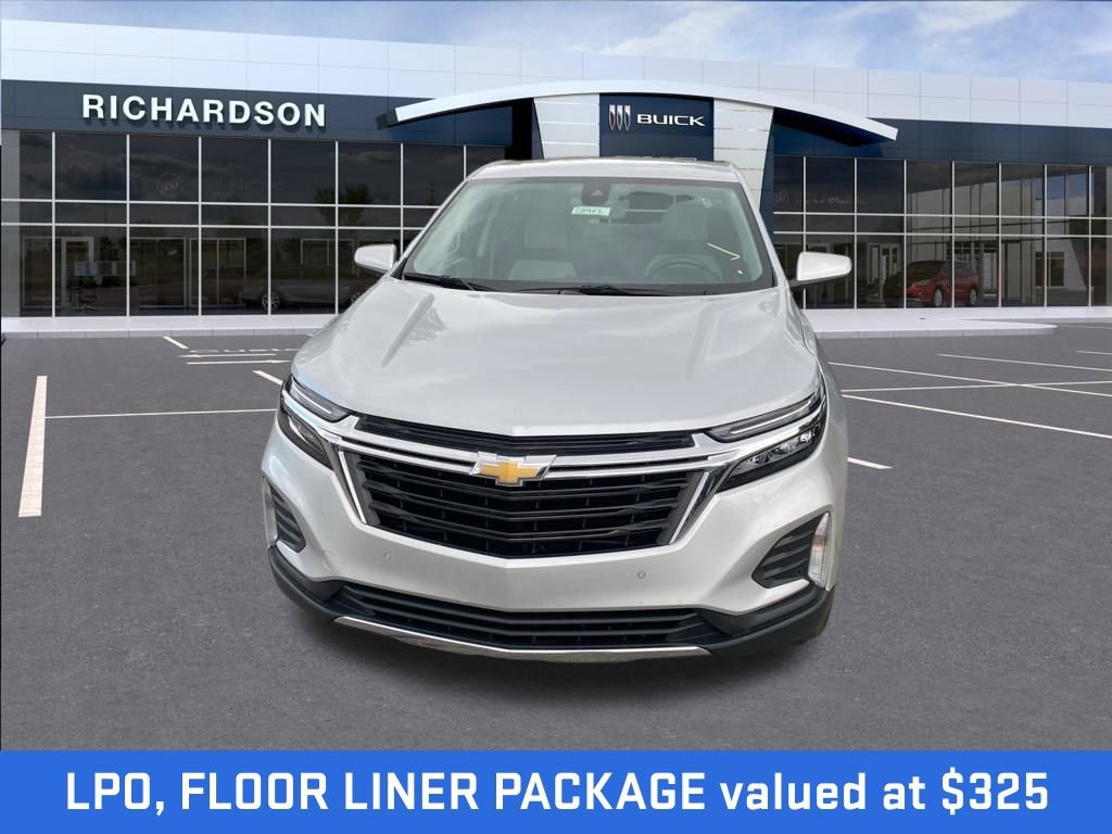 2022 Chevrolet Equinox LT photo 2