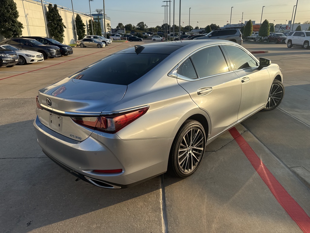 2023 Lexus ES 350 photo 3