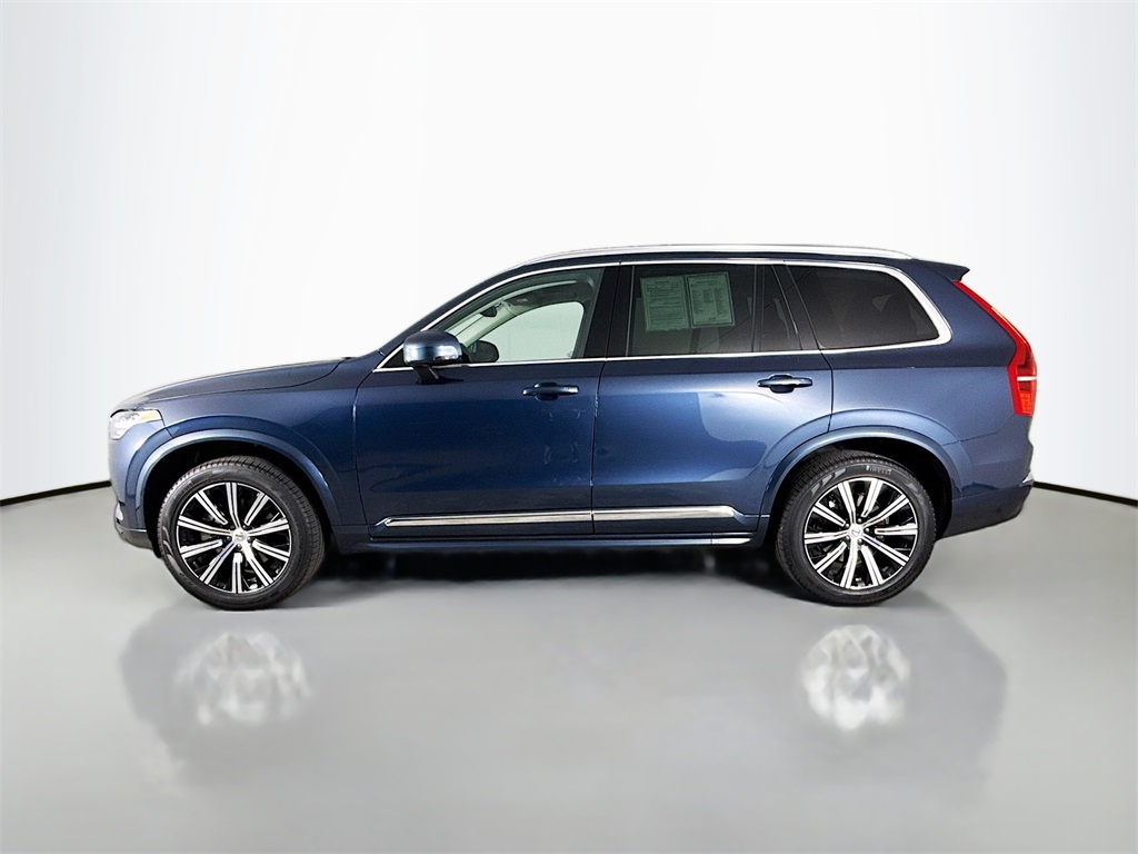 2025 Volvo XC90 B5 Core photo 3