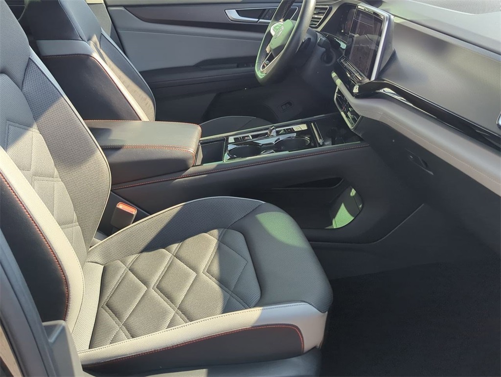 2024 Volkswagen Atlas Peak Edition SEL photo 22