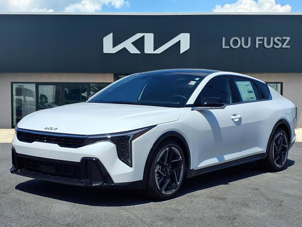 2025 Kia K4 GT-Line's photo