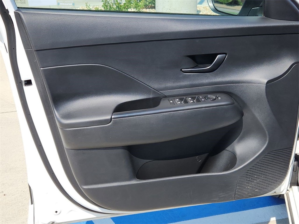 2024 Hyundai Kona Electric SEL photo 19
