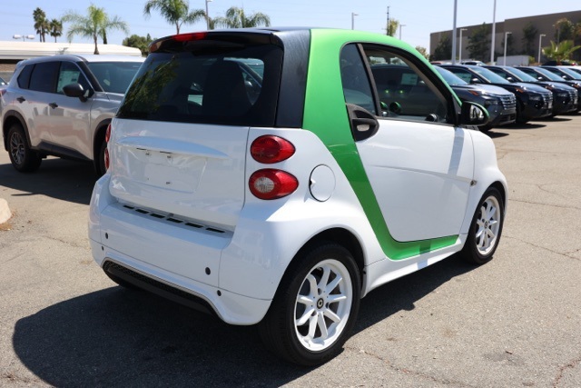 2015 Smart Fortwo Electric Drive photo 3