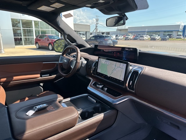 2025 Ford Expedition King Ranch MAX photo 12